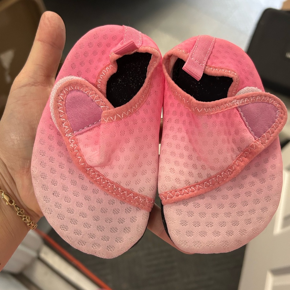 Pink toddler water Shoes